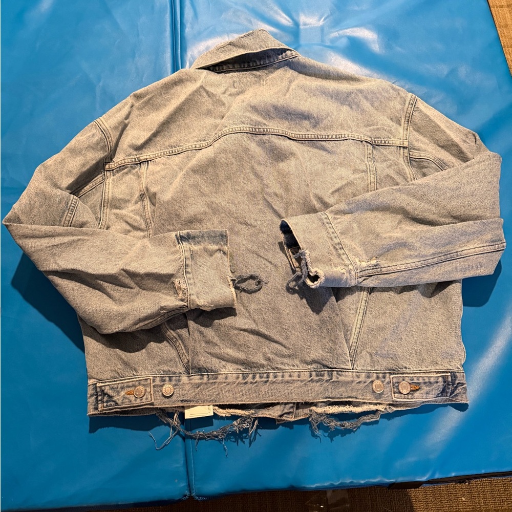 Agolde Light Blue Cropped Denim Jacket - Picture 4 of 6